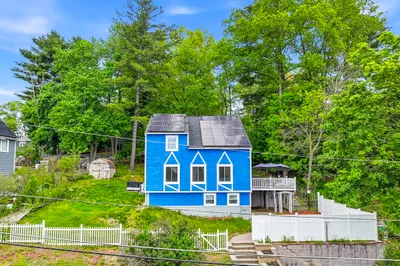 50 Lakeshore Dr 1