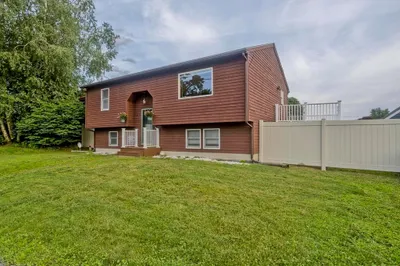 87 Billings St 1
