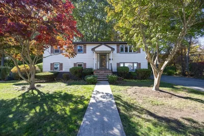 17 Plymouth Rd
