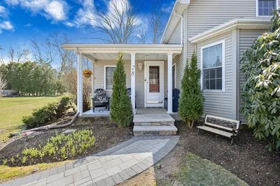 28 Deanville Rd