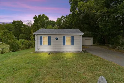 2 Williams St 1