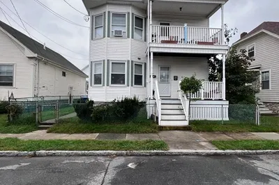 63 Waldo St 1