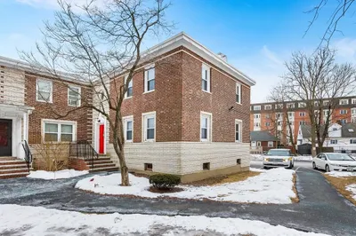 54 Newman Rd #3