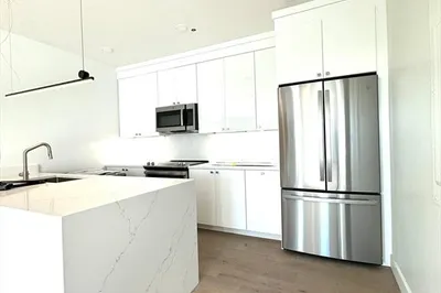 654 East Broadway #404