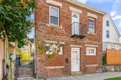 201 Adams Street 1