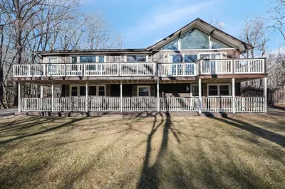 32 Villa Way