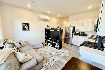 5 Fremont St #103 1