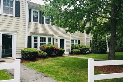 102 Brookside Dr #102 1