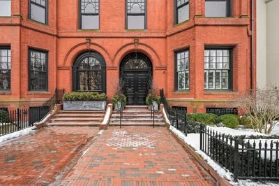 380 Commonwealth Avenue #4