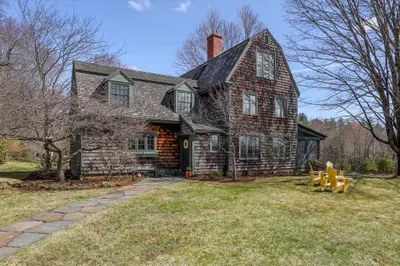 66 Cave Hill Rd
