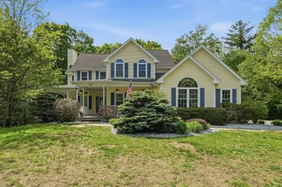 81 Sheffield Dr 1