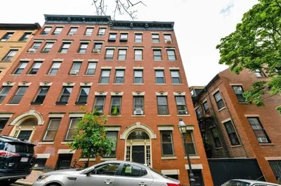 31 Irving St #8