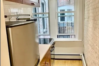 27 Temple Street #2