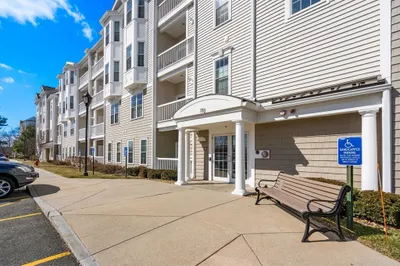 170 Clocktower Dr #401