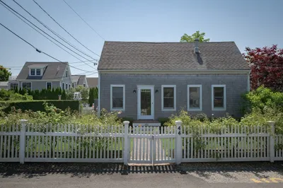 44 Pleasant Street 1