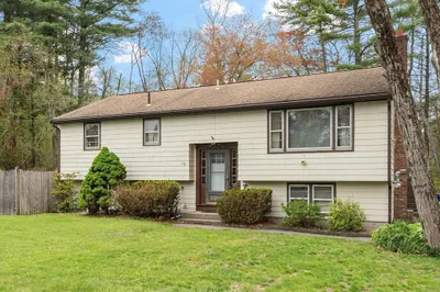 10 Meadowglen Rd 1