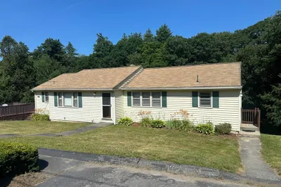 11 Woodside Dr #A