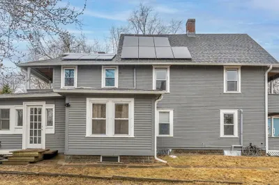 8 Laurel St 1