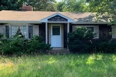 4 Gray Ave 1