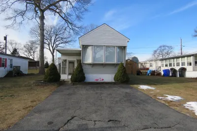 28 Daisy Ave