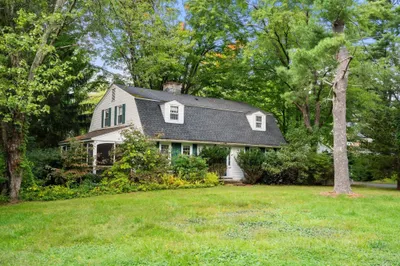 64 Plain Road 1