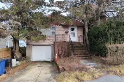 70 Kingman Avenue 1
