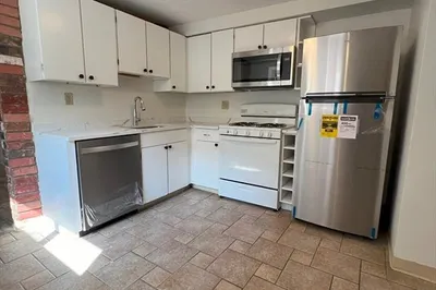 34 Kinross Road #4