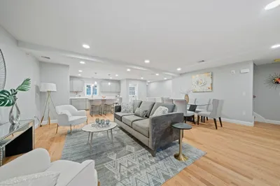16 Simmonds Blvd #16