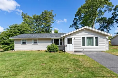 18 Brookfield Dr 1
