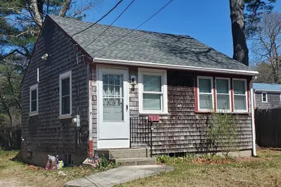 120 Lake Dr 1