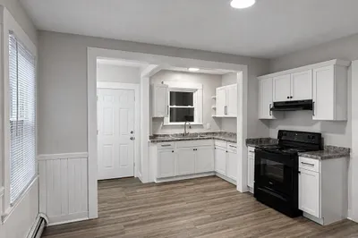 39 Dustin St #1