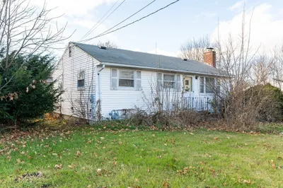 1301 Main St