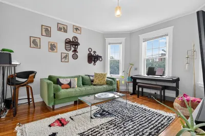 828 Centre St #2