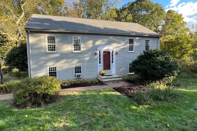 62 Crescent Dr 1