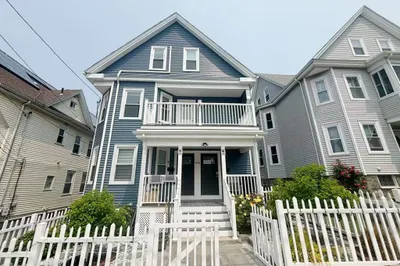 16 Baldwin St #16
