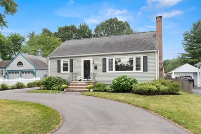 58 Lakeshore Ave