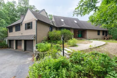 99 Longview St 1