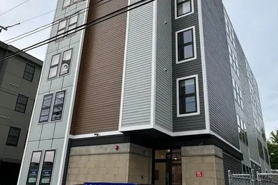 55 Walnut Ave #105