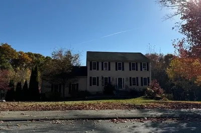 9 Lauren Ln 1