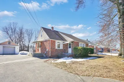 107 Beauregard Ter