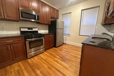 25 Peterborough St #9 1