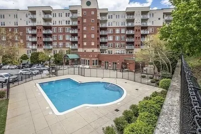 38 Village Rd #615