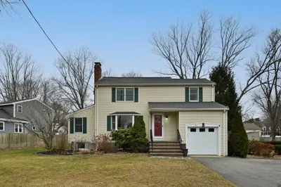 136 Main St