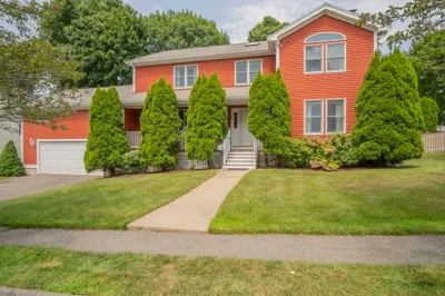 8 Longwood Drive 1