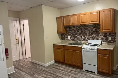 473 N. Warren Avenue #9 1