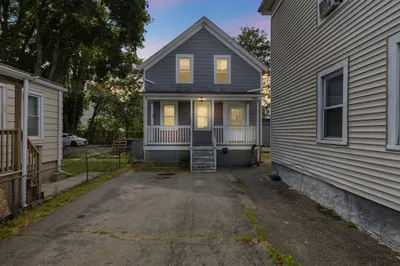 115 Pleasant St 1