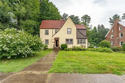 21 Craiwell Ave
