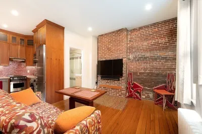 7 Hereford St #9