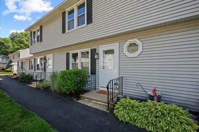 270 Sunderland Rd #65 1