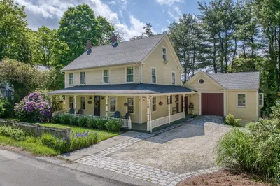 11 Crescent St